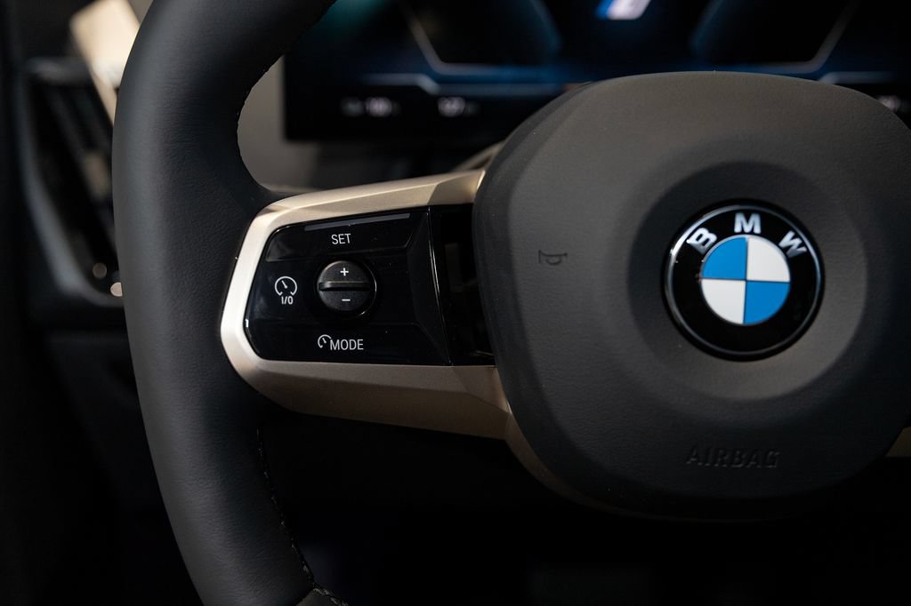 Used 2026 BMW iX xDrive45 w/ Premium Package AWD/4WD image 26