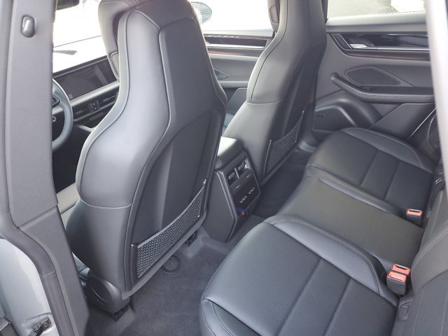 Used 2025 Porsche Macan Electric image 20