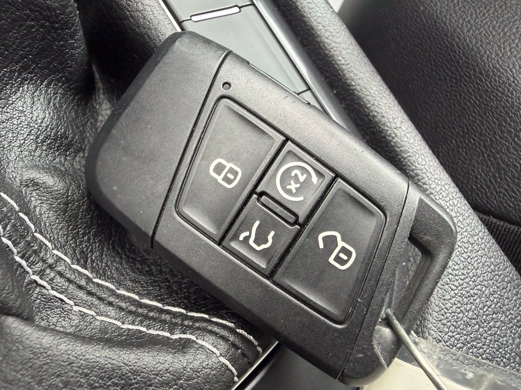 Used 2022 Volkswagen Tiguan SE AWD/4WD image 35