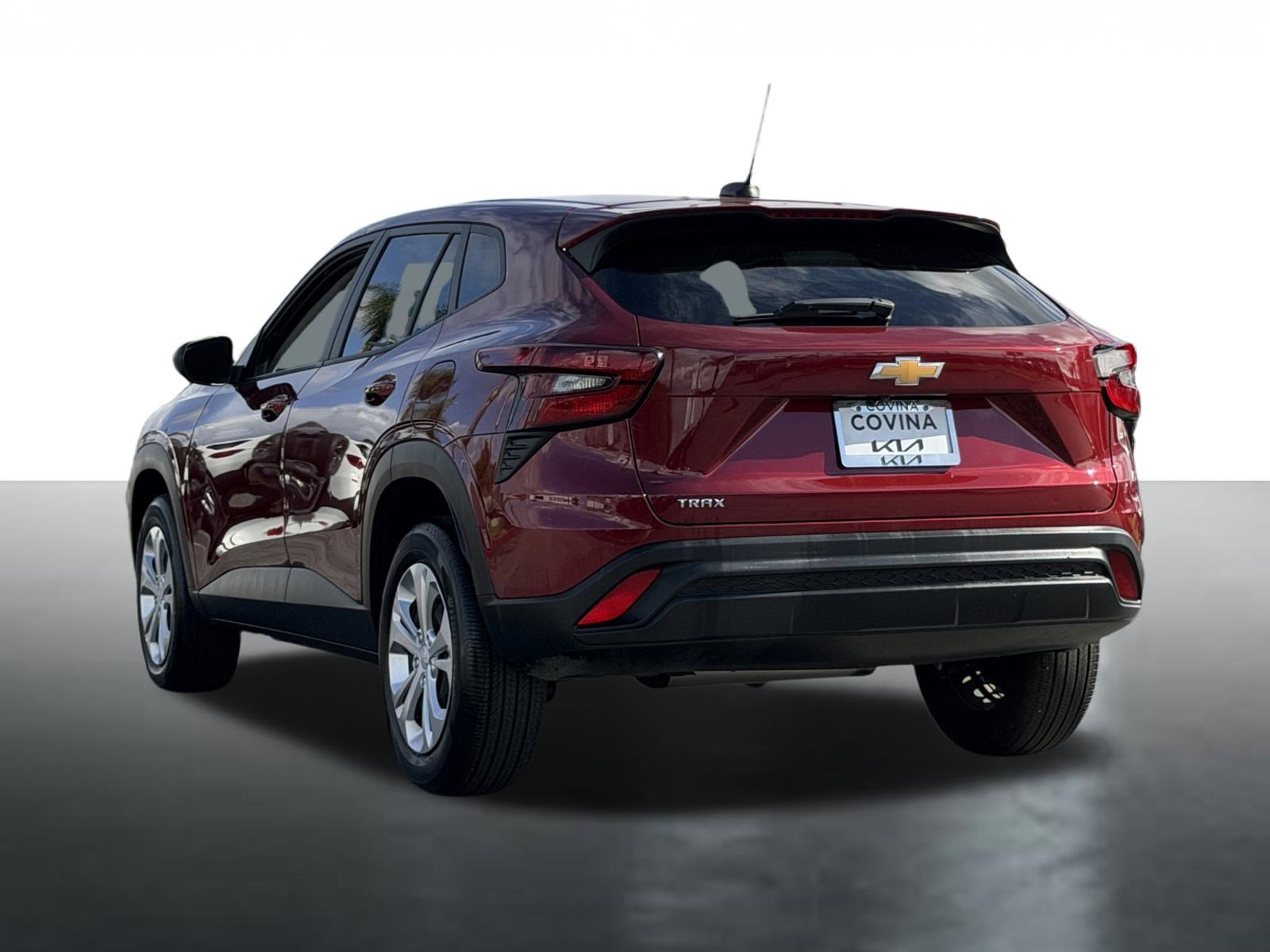Used 2024 Chevrolet Trax LS image 6