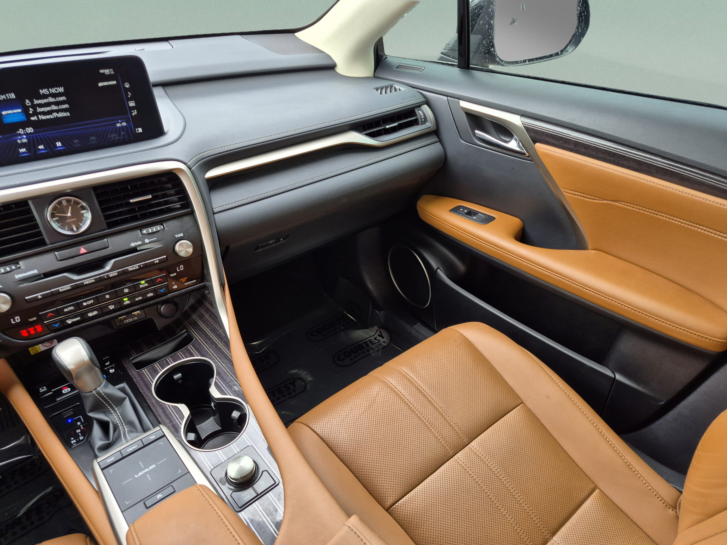 Used 2022 Lexus RX 350 AWD w/ Luxury Package image 16