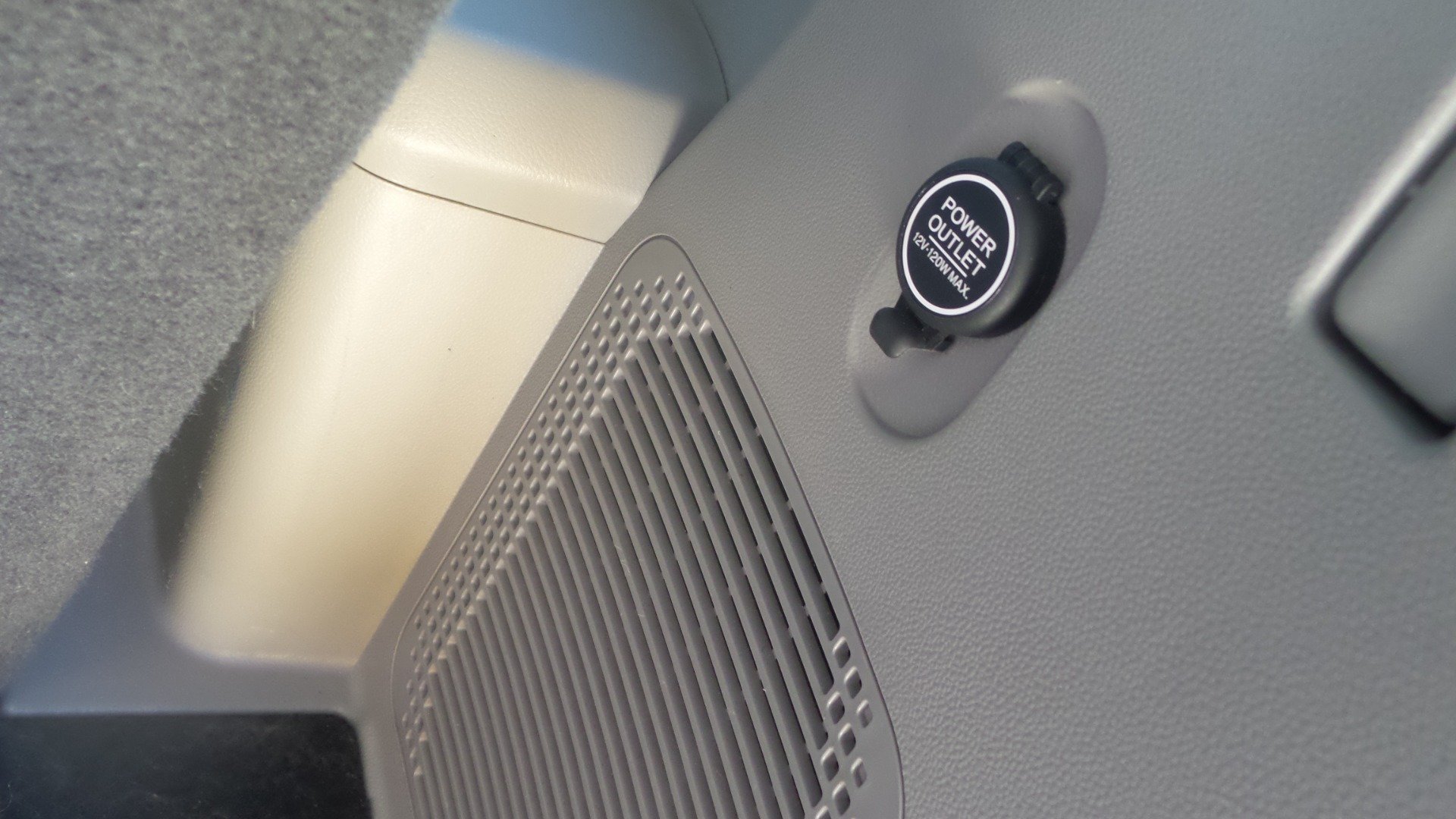 Used 2010 Honda Pilot Touring image 48