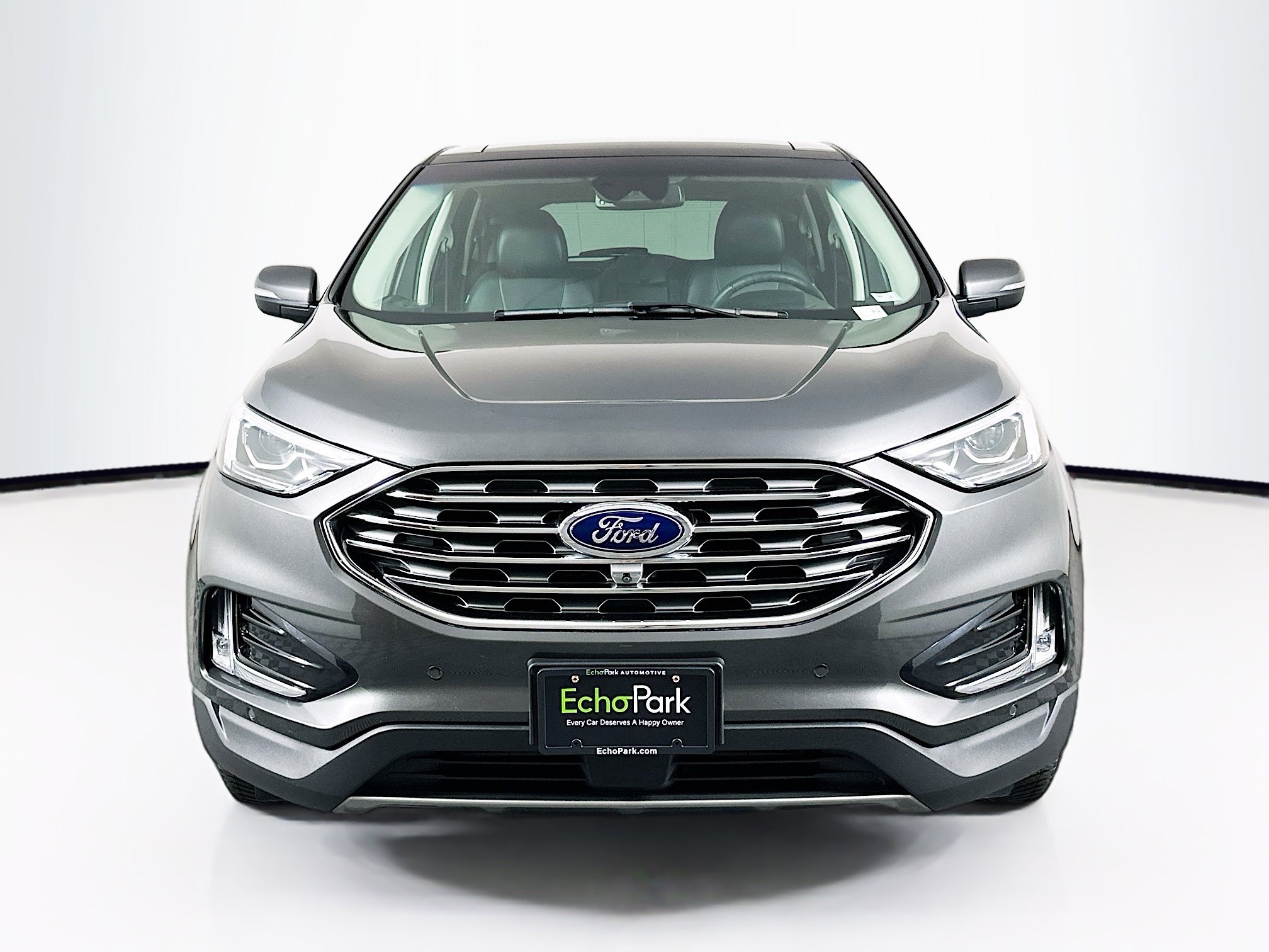 Used 2019 Ford Edge Titanium w/ Equipment Group 301A FWD image 2