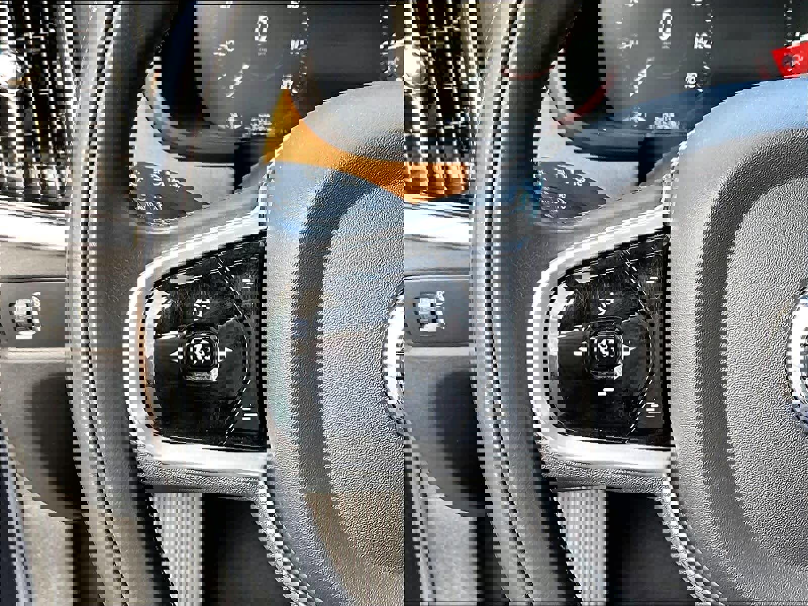 Used 2017 Volvo S90 T6 Inscription w/ Vision Package image 21