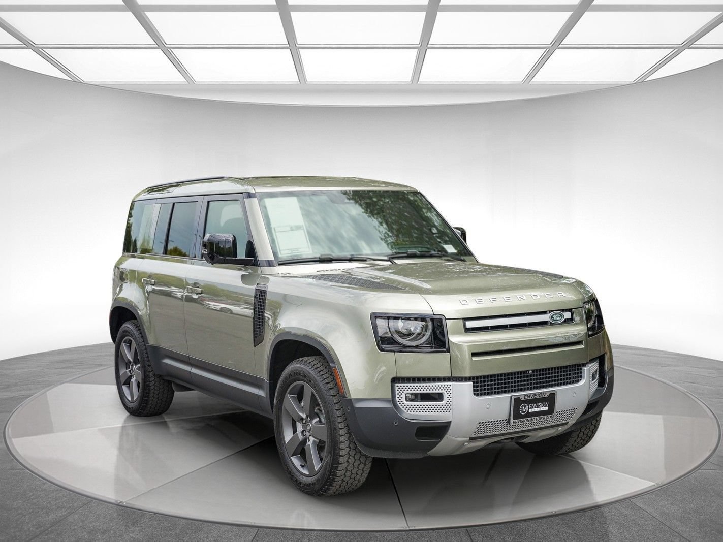 Used 2025 Land Rover Defender 110 S AWD/4WD image 5