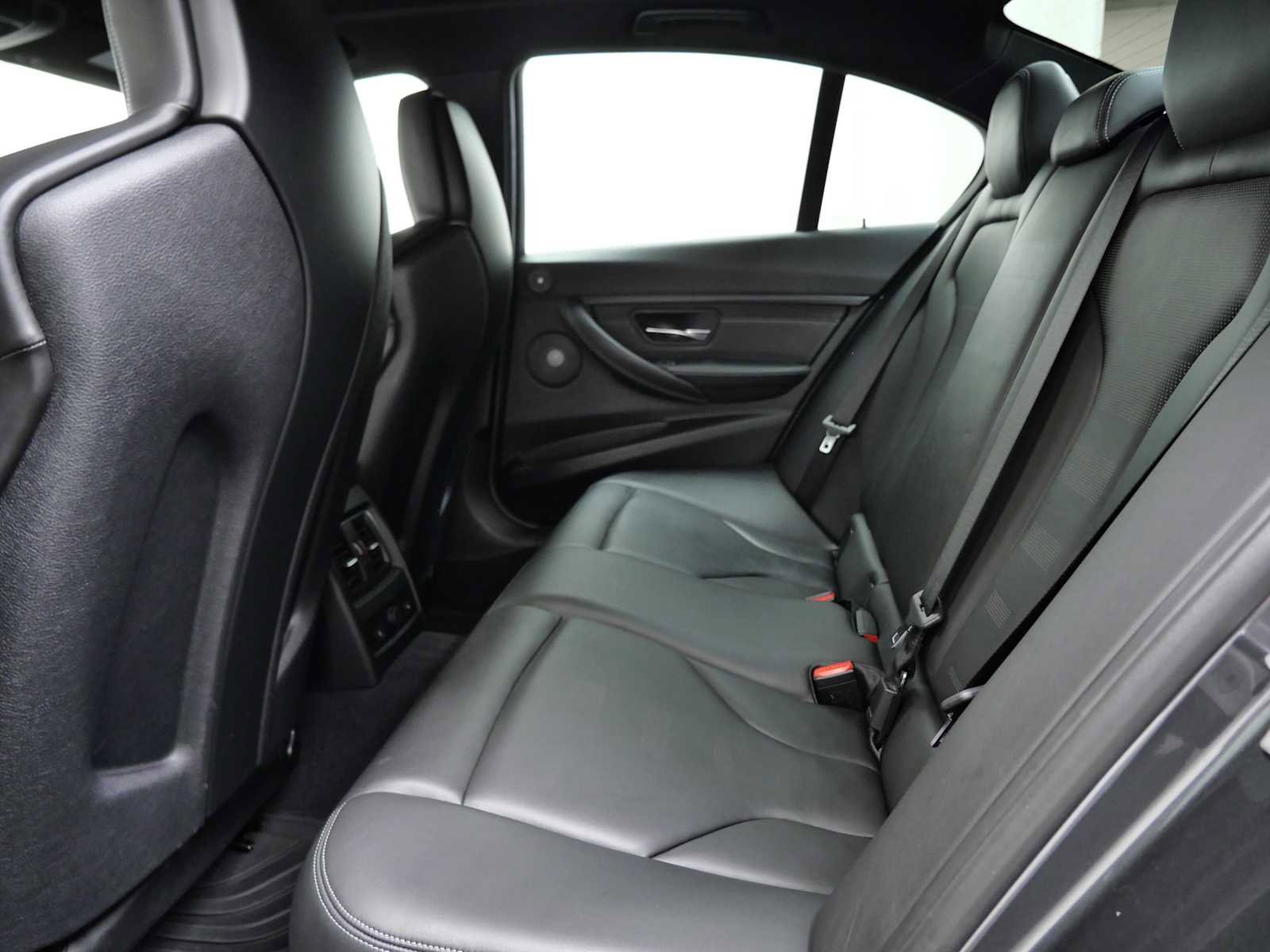 Used 2016 BMW M3 image 17