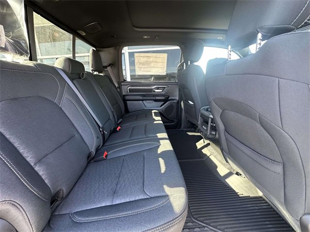 New 2026 RAM 1500 4x4 Crew Cab image 32