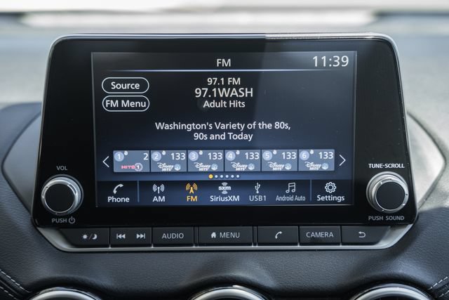 Used 2025 Nissan Sentra SV FWD image 24