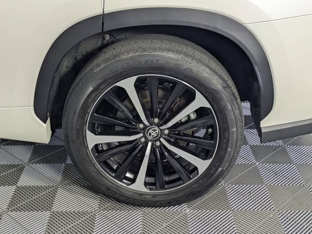 Used 2021 Toyota Highlander XSE AWD/4WD image 7