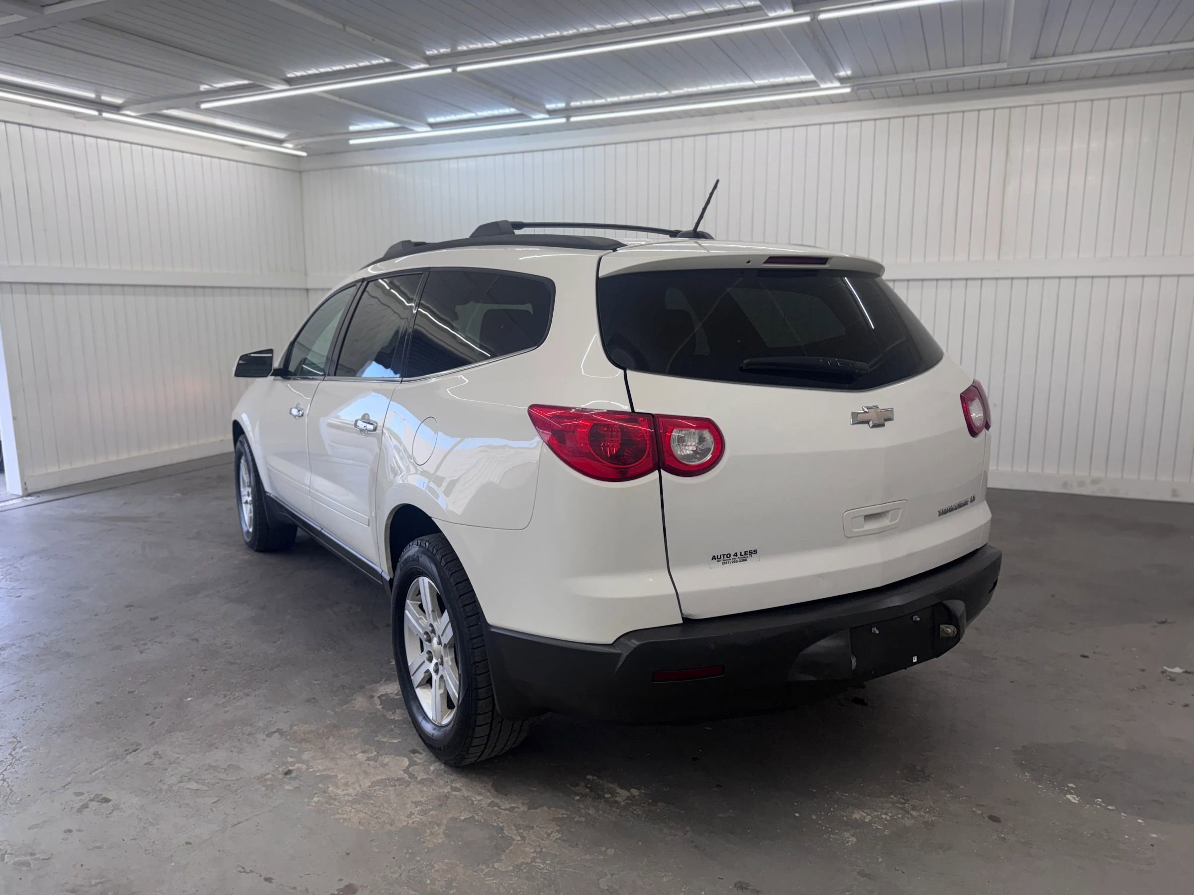 Used 2011 Chevrolet Traverse LT image 7