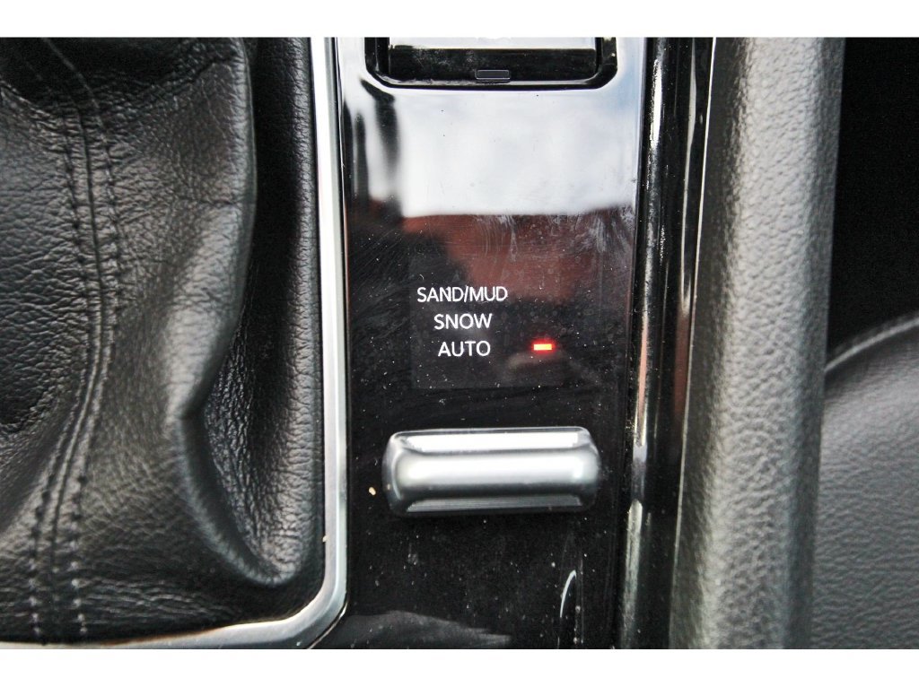 Used 2024 Jeep Compass Latitude w/ Altitude Special Edition AWD/4WD image 32