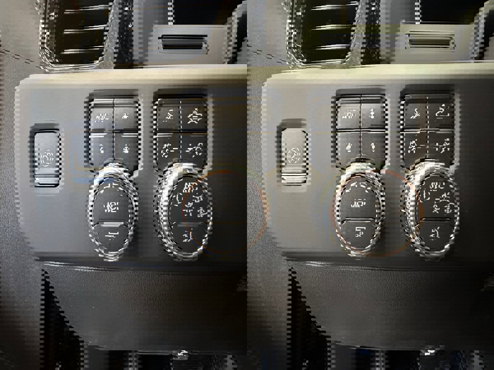 Used 2023 GMC Sierra 1500 AT4 w/ AT4 Preferred Package image 24