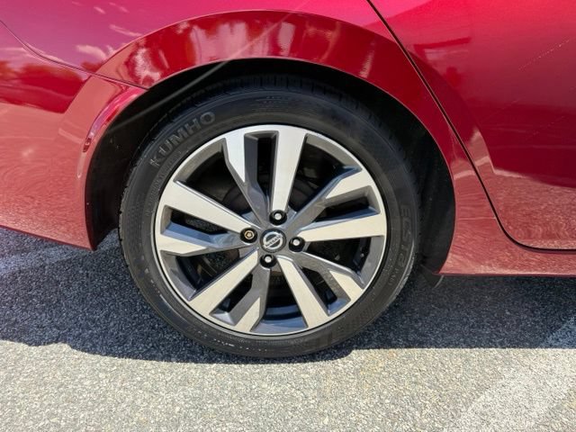 Certified 2020 Nissan Versa SR w/ Convenience Package FWD image 13