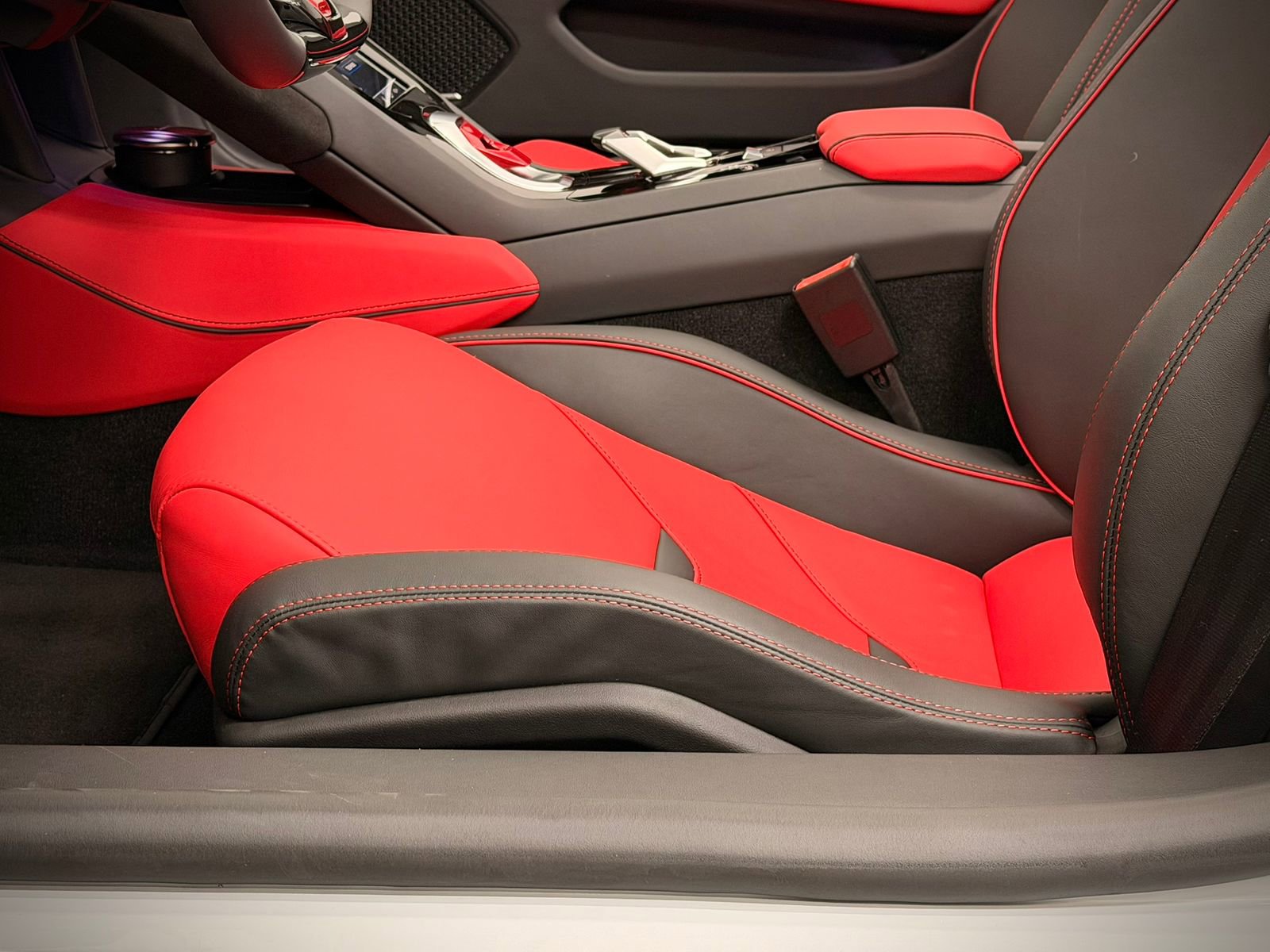 Used 2024 Lamborghini Huracan EVO image 21