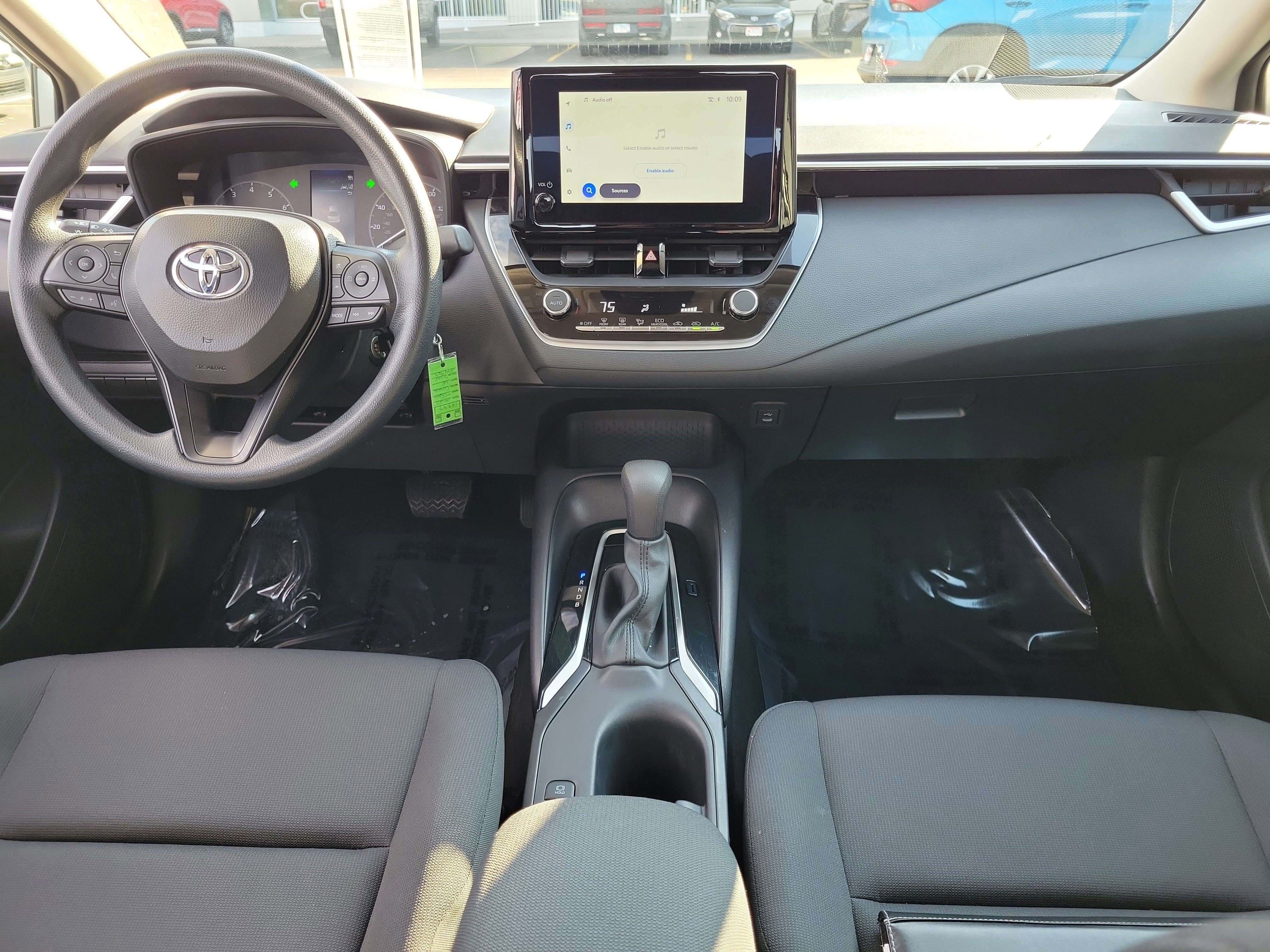 Used 2025 Toyota Corolla LE image 9