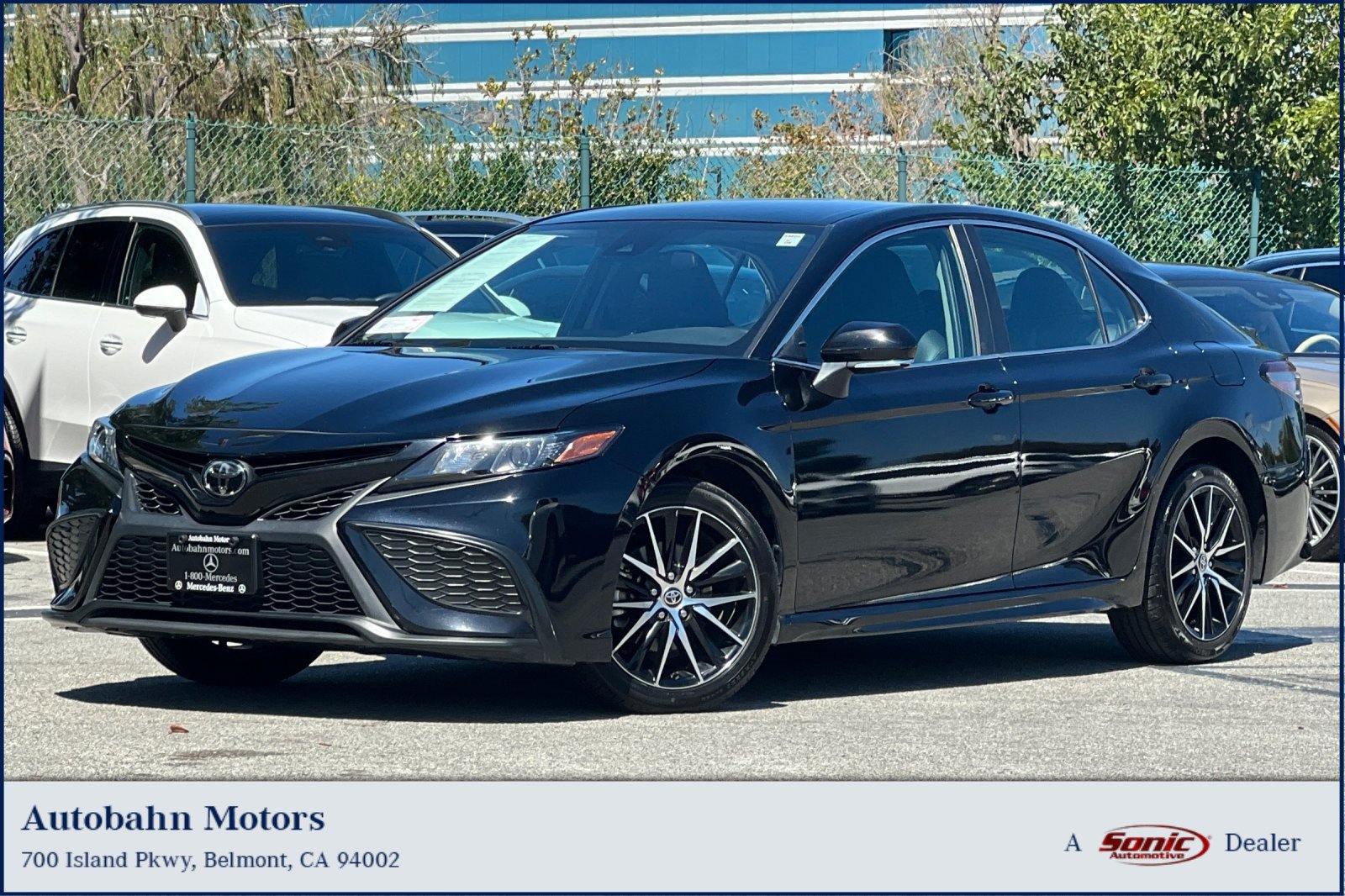 Used 2023 Toyota Camry SE FWD image 1