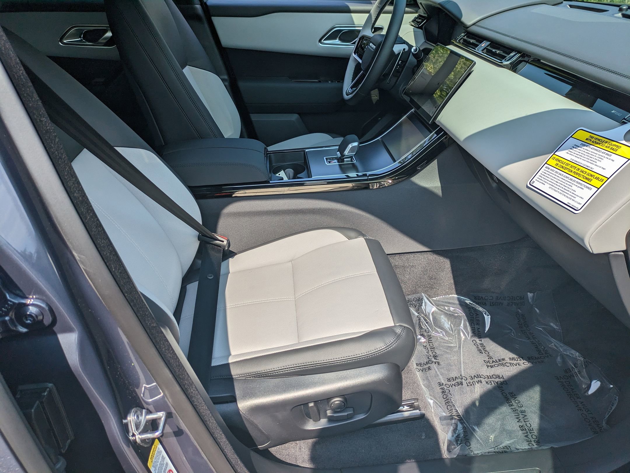 New 2026 Land Rover Range Rover Velar Dynamic SE image 29