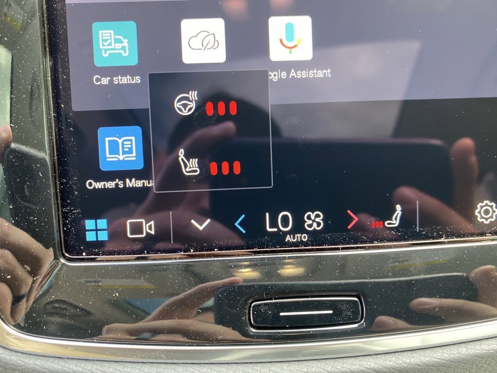 Used 2025 Volvo XC90 T8 Plus w/ Protection Package Premier image 26