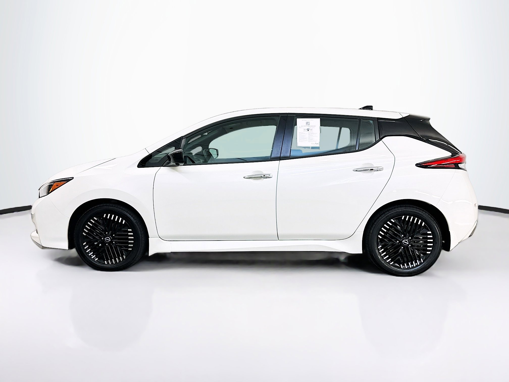 Used 2025 Nissan Leaf SV Plus FWD image 4