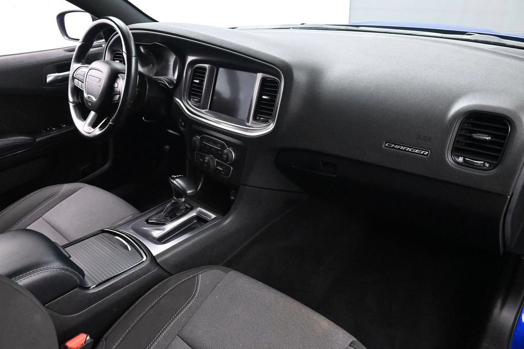 Used 2022 Dodge Charger SXT w/ Blacktop Package AWD/4WD image 19