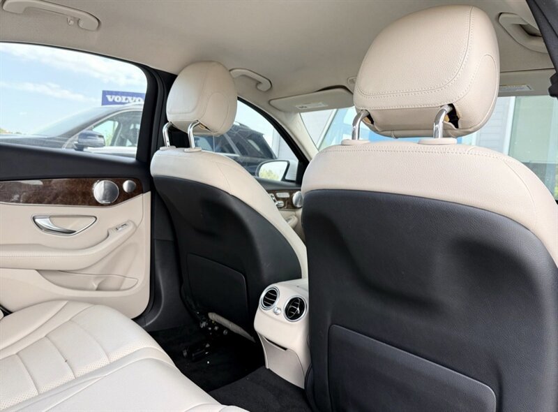 Used 2016 Mercedes-Benz C 300 4MATIC Sedan image 27