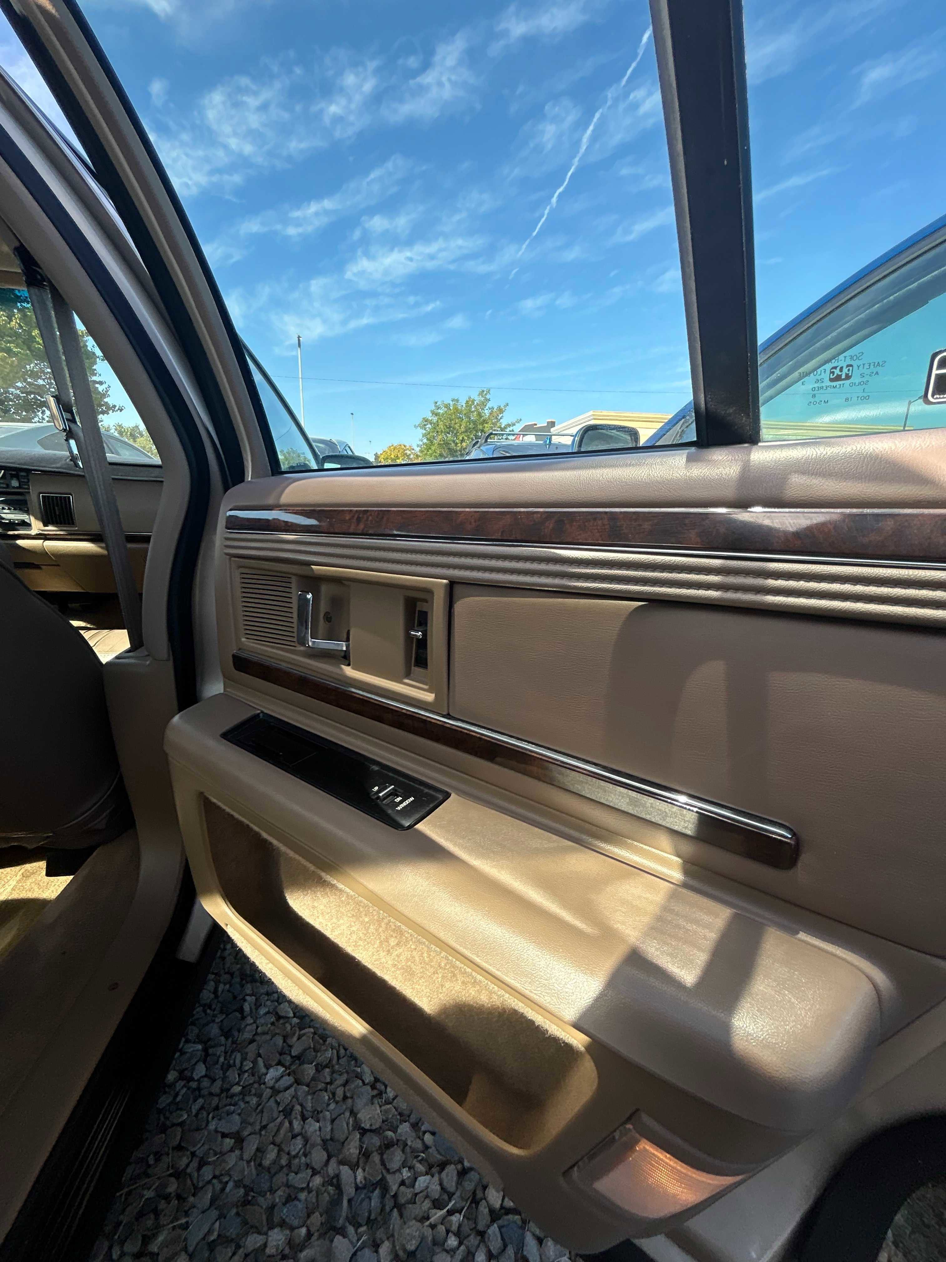Used 1994 Buick Roadmaster Sedan image 7