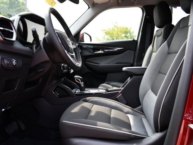 New 2025 Chevrolet TrailBlazer LT w/ Convenience Package image 4