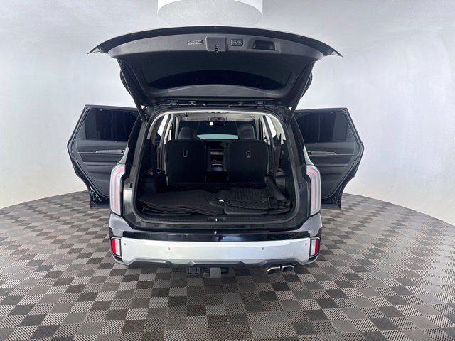 Certified 2024 Kia Telluride EX w/ EX Captain's Chair Package AWD/4WD image 17