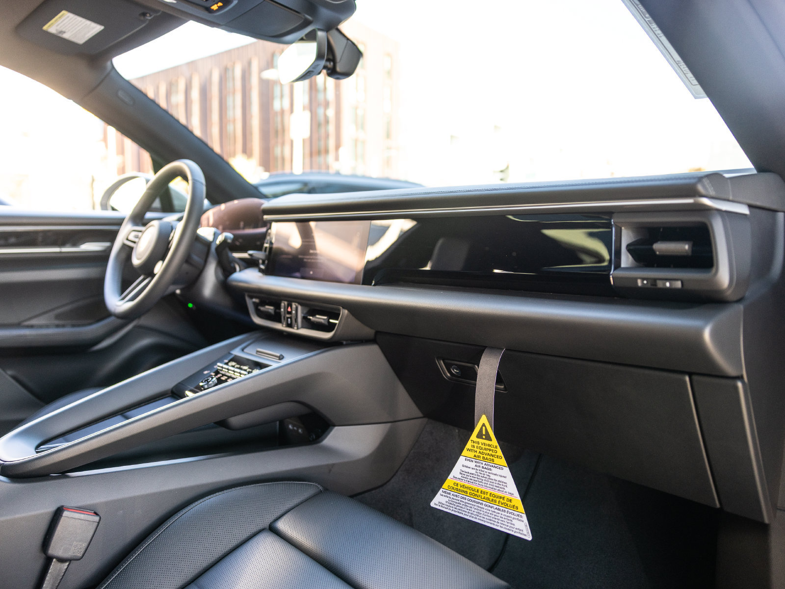 New 2026 Porsche Macan Electric RWD image 32