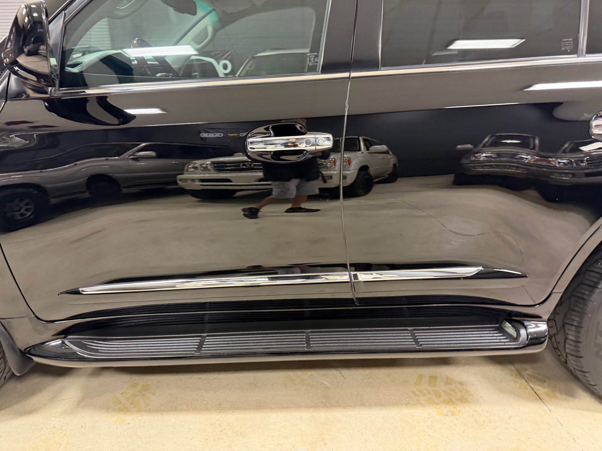 Used 2010 Lexus LX 570 4WD image 14