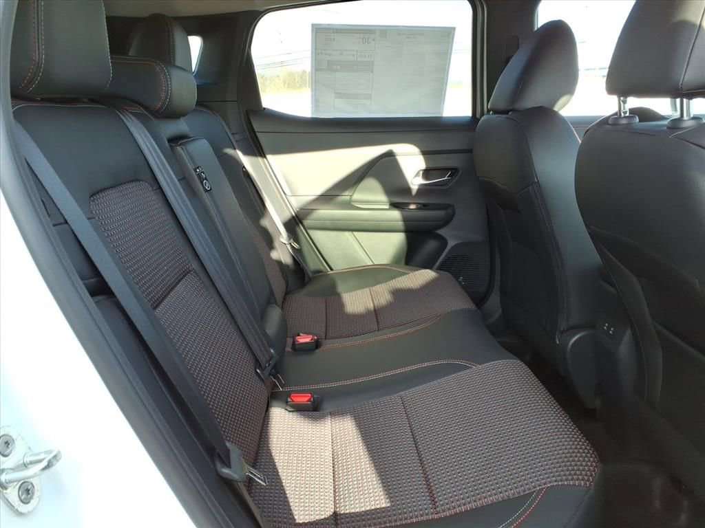 New 2026 Nissan Kicks SR w/ Cold Weather Package image 8