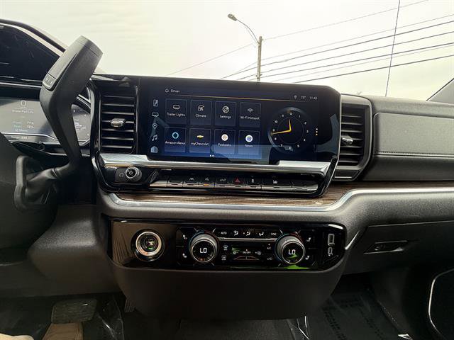 Used 2024 Chevrolet Silverado 1500 LT AWD/4WD image 43