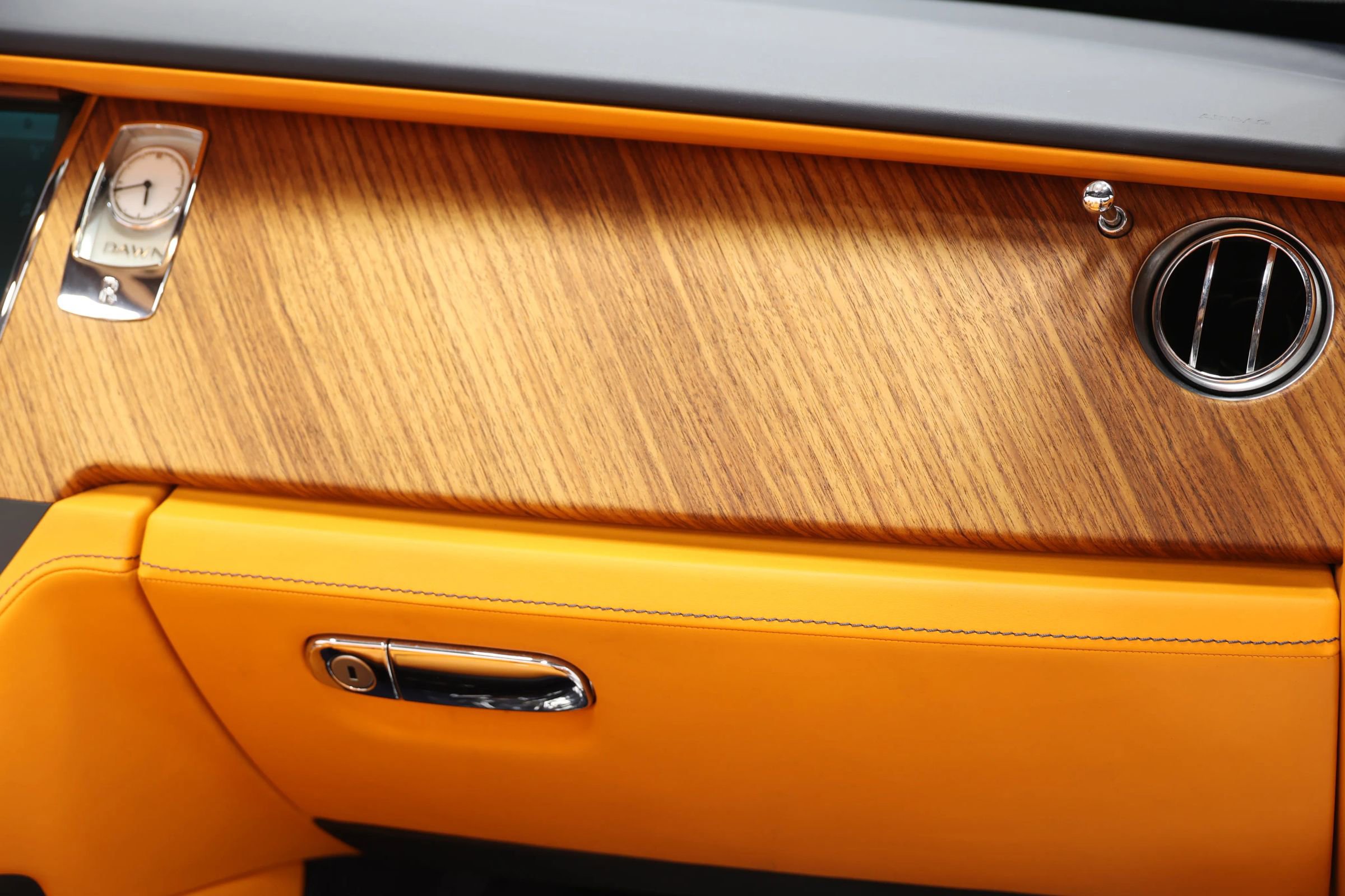 Used 2016 Rolls-Royce Dawn image 84