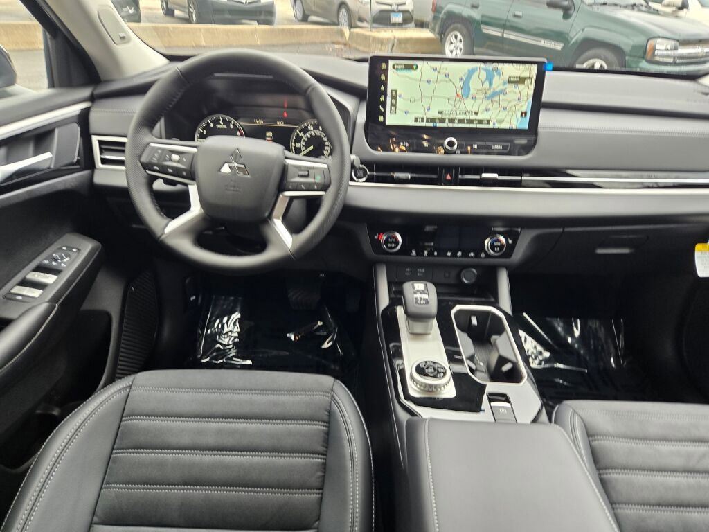 New 2026 Mitsubishi Outlander SE FWD image 13