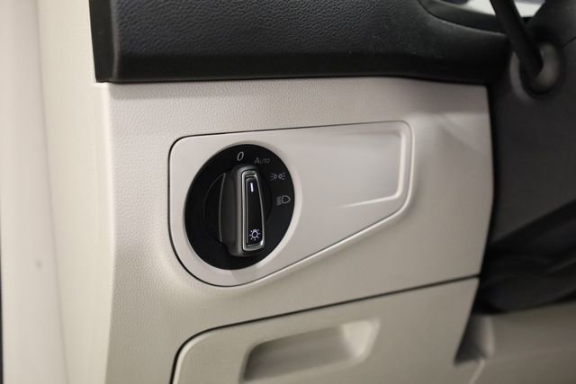 Used 2023 Volkswagen Tiguan SE image 13