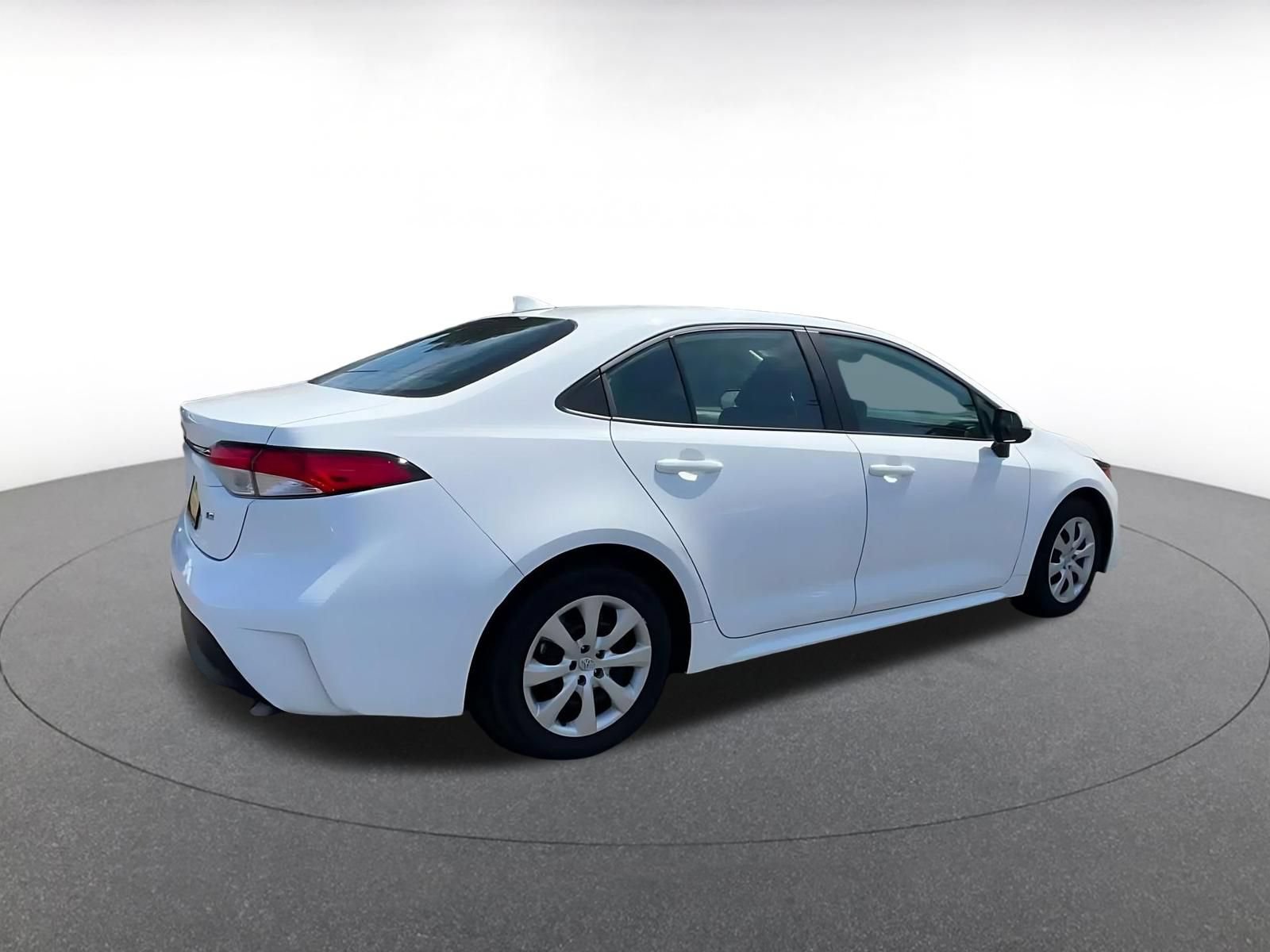 Used 2025 Toyota Corolla LE FWD image 14