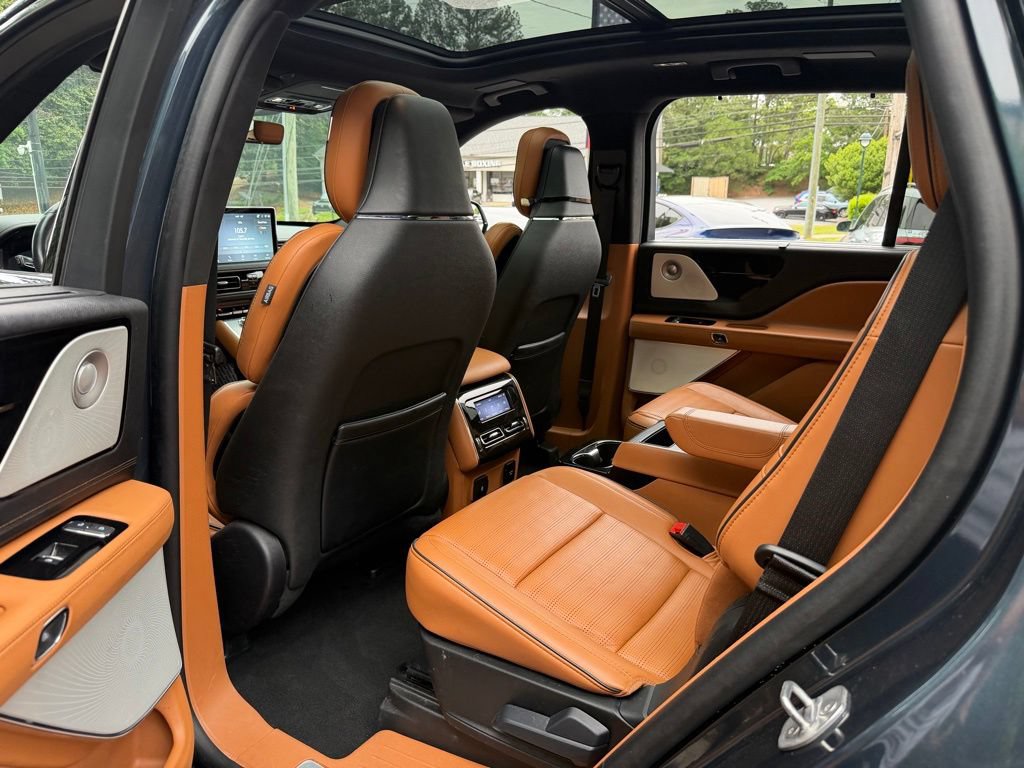 Used 2024 Lincoln Aviator Black Label w/ Dynamic Handling Package AWD/4WD image 30