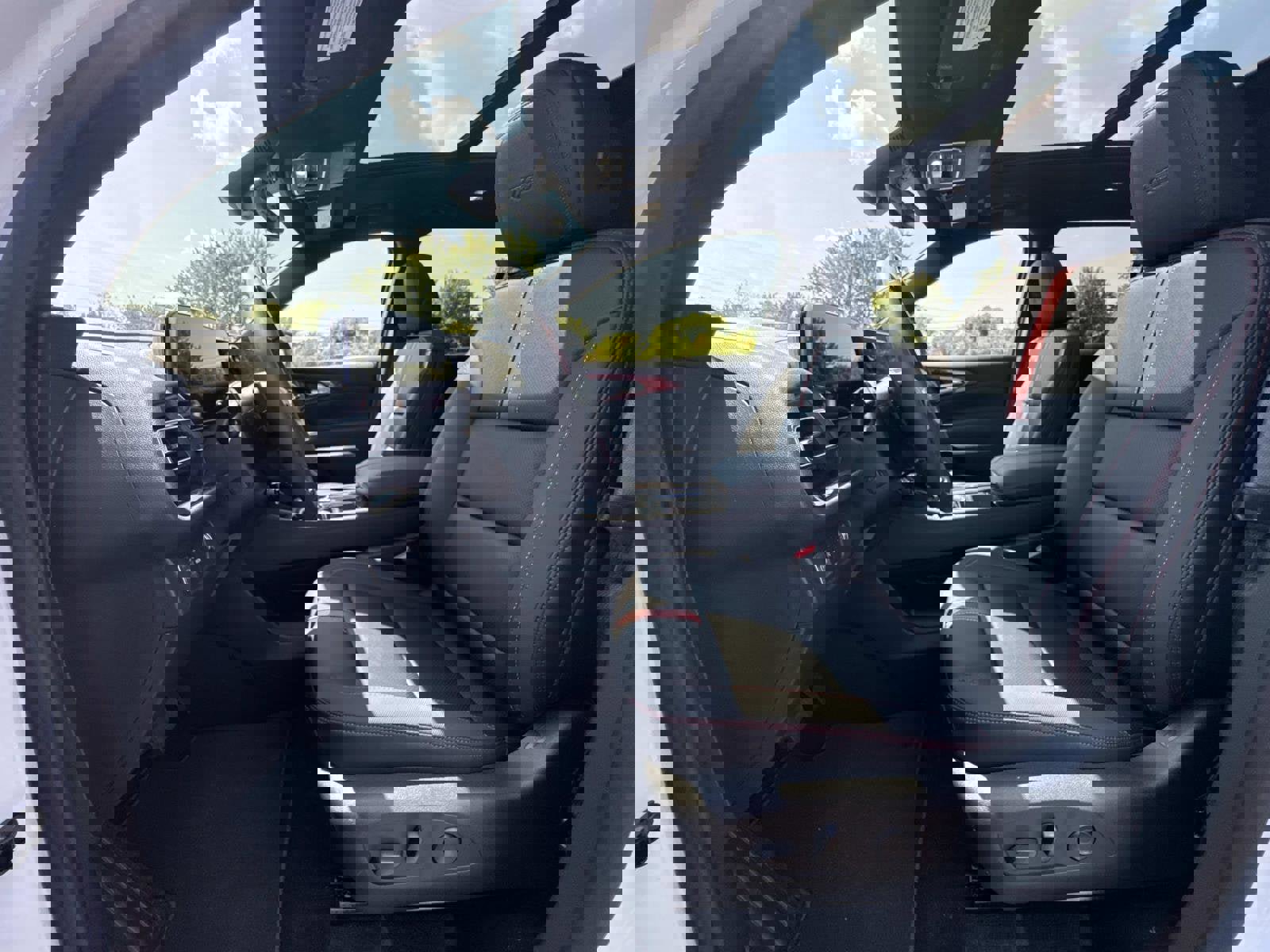 New 2026 Chevrolet Traverse RS w/ LPO, Floor Liner Package image 3