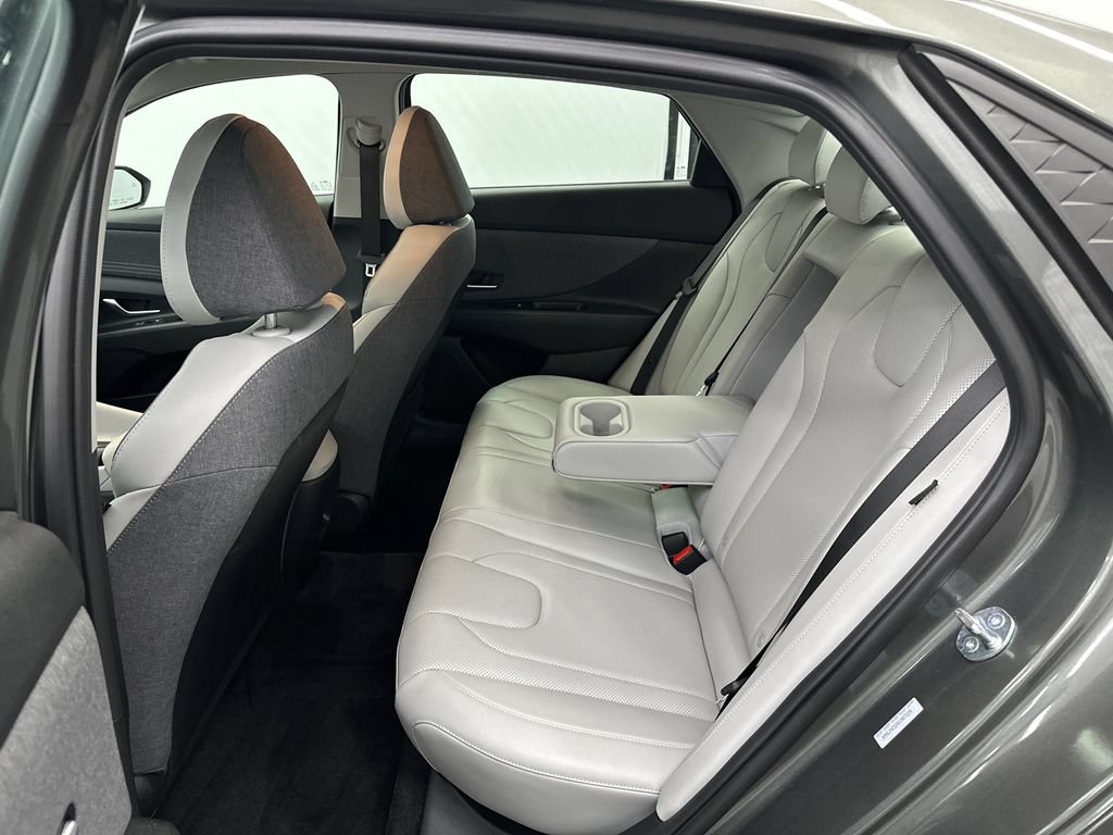 Used 2025 Hyundai Elantra Limited FWD image 20