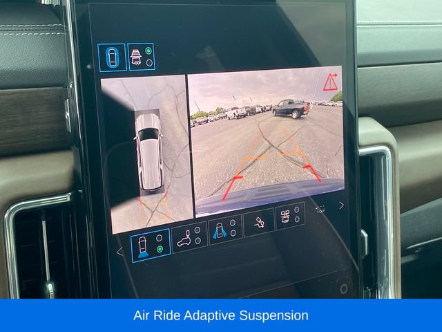 Certified 2025 GMC Yukon XL Denali Ultimate w/ LPO, Illumination Package AWD/4WD image 11