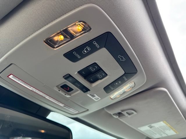 Used 2021 Toyota Sienna XLE AWD/4WD image 29