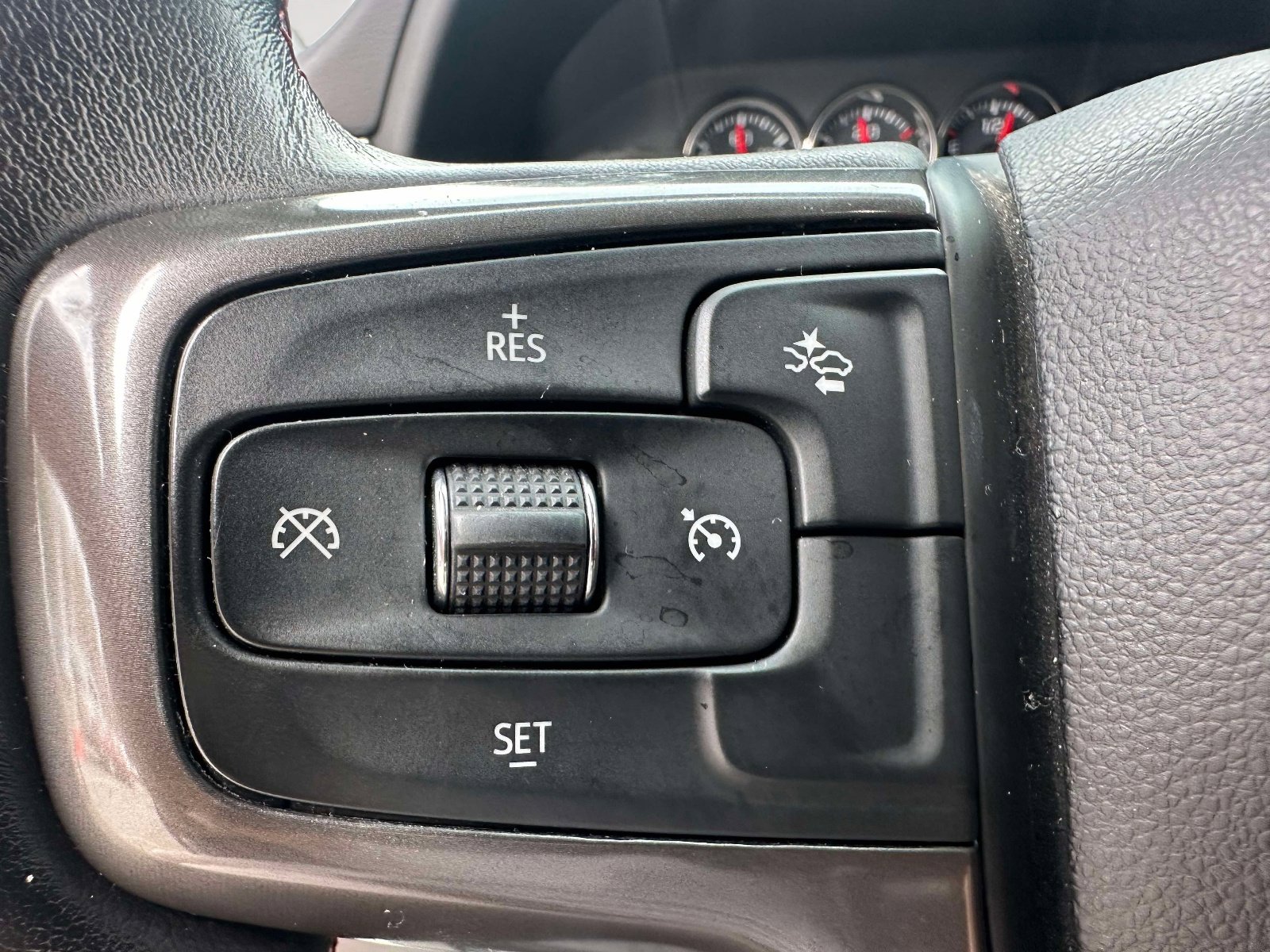 Used 2021 Chevrolet Suburban RST w/ Rear Media and Nav Package image 17