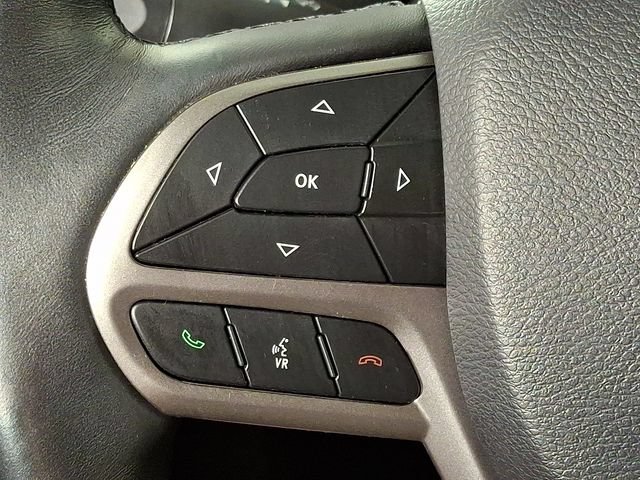 Used 2019 Jeep Cherokee Overland w/ Technology Group AWD/4WD image 22