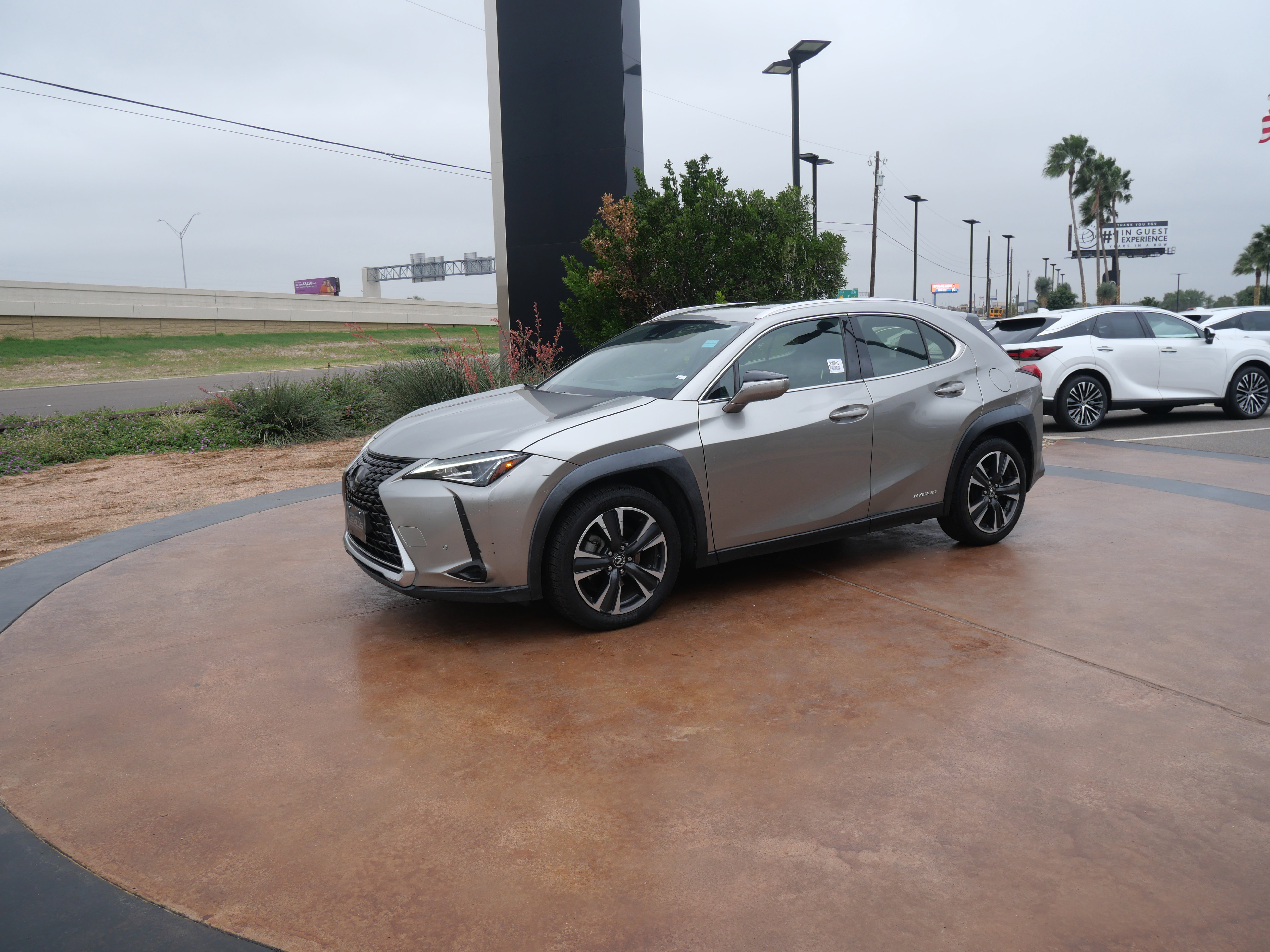 Used 2021 Lexus UX 250h w/ Premium Package image 6