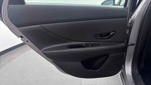 Used 2025 Hyundai Elantra Sport FWD image 16