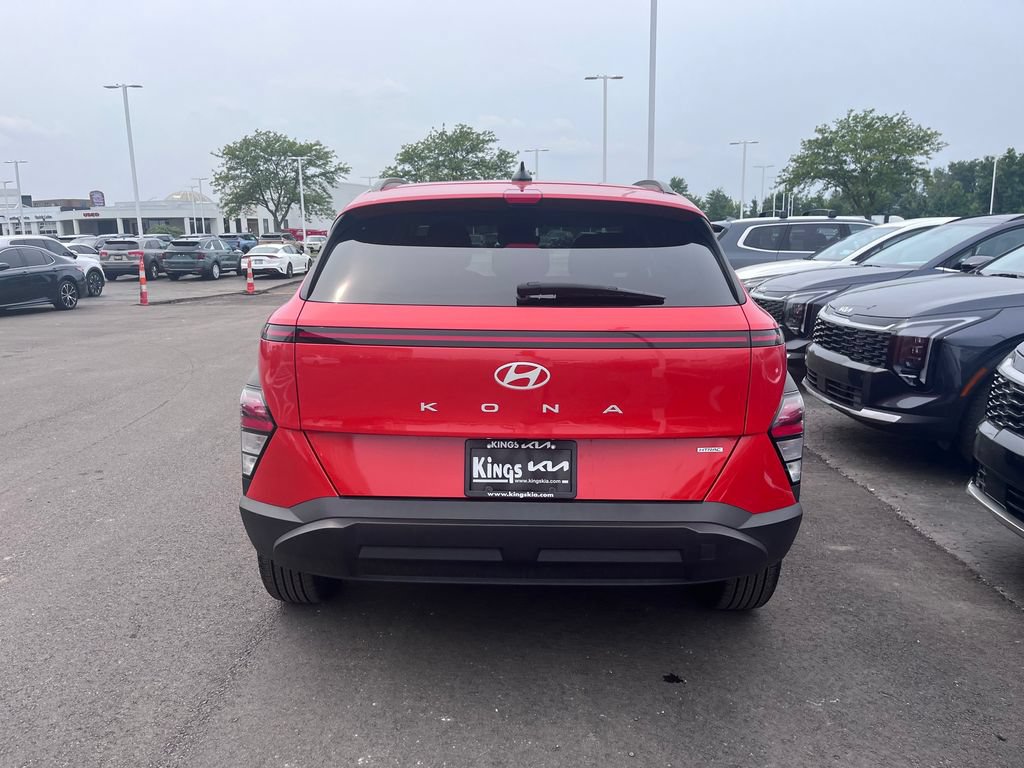 Used 2024 Hyundai Kona SEL AWD/4WD image 4