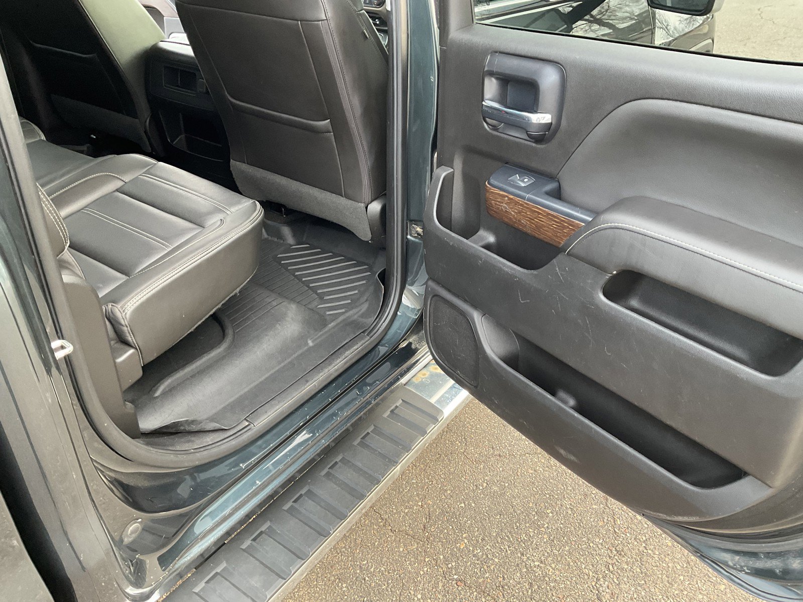 Used 2018 GMC Sierra 3500 Denali w/ Duramax Plus Package AWD/4WD image 18