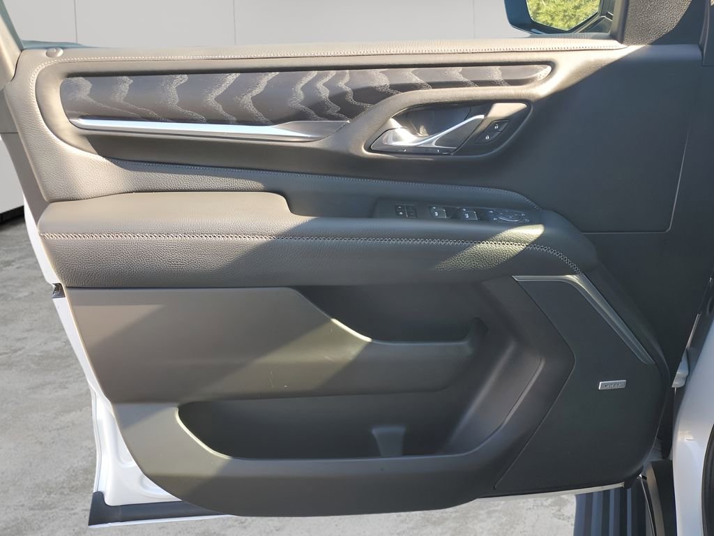 Used 2021 GMC Yukon Denali w/ Denali Premium Package image 27