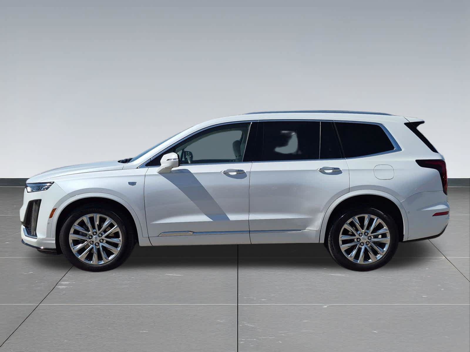 Used 2025 Cadillac XT6 Premium Luxury w/ Technology Package AWD/4WD image 3