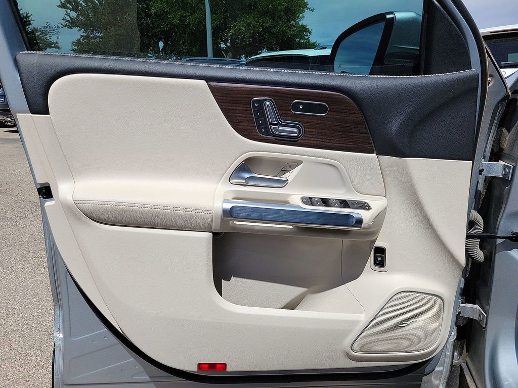 New 2025 Mercedes-Benz GLB 250 image 15